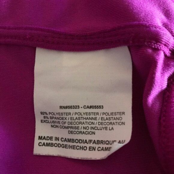 NWOT. Nike sweatshirt. Size Small. - Picture 8 of 8